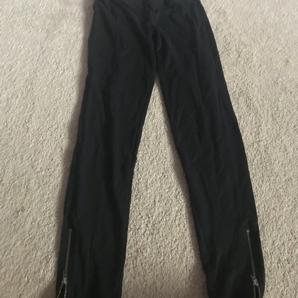 Black tight fitting pants - Picture 1 of 1